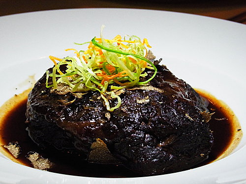 紅酒燴和牛面頰伴黑松露