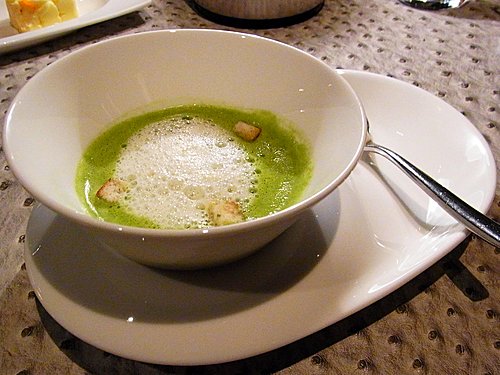 挪威乳龍蝦配荔枝及薄荷他他汁